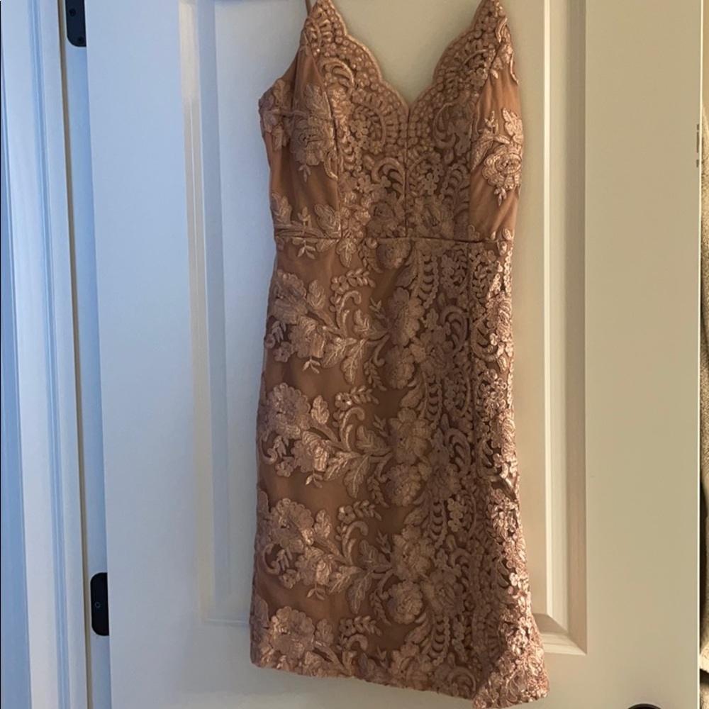 Beautiful lace 👗 dress!